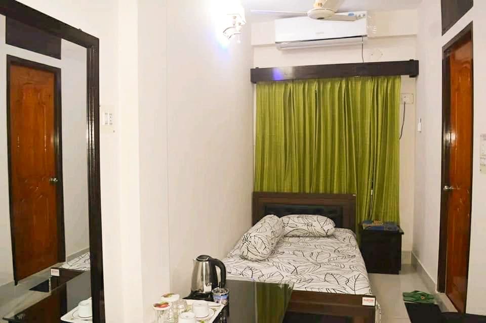 AC Single Bed Room - 01 photo 1