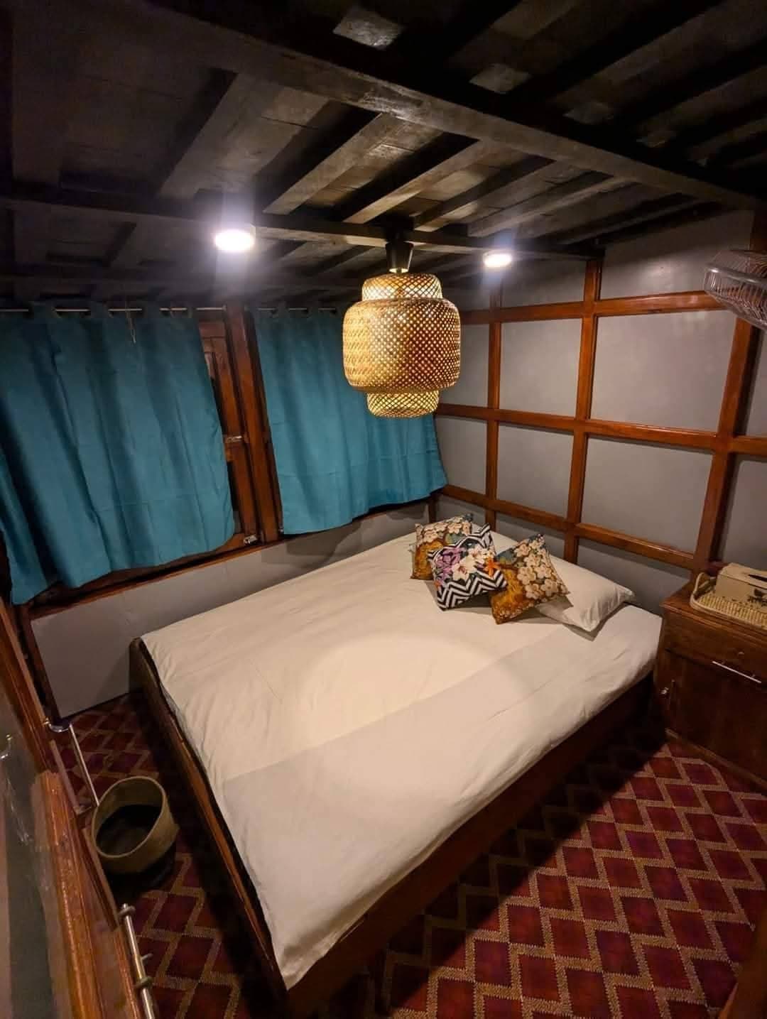Non-Attached Bath Couple Cabin photo 1