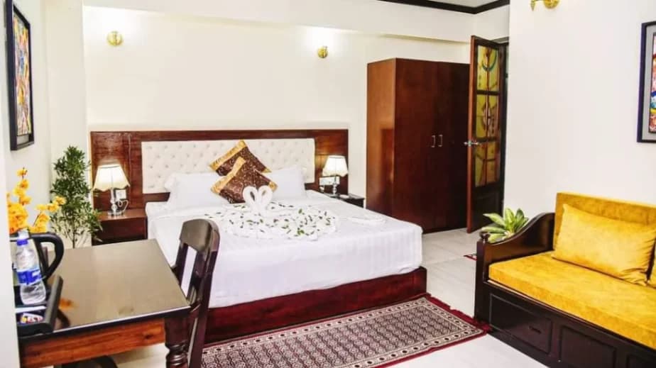 Hotel Crystal Rose