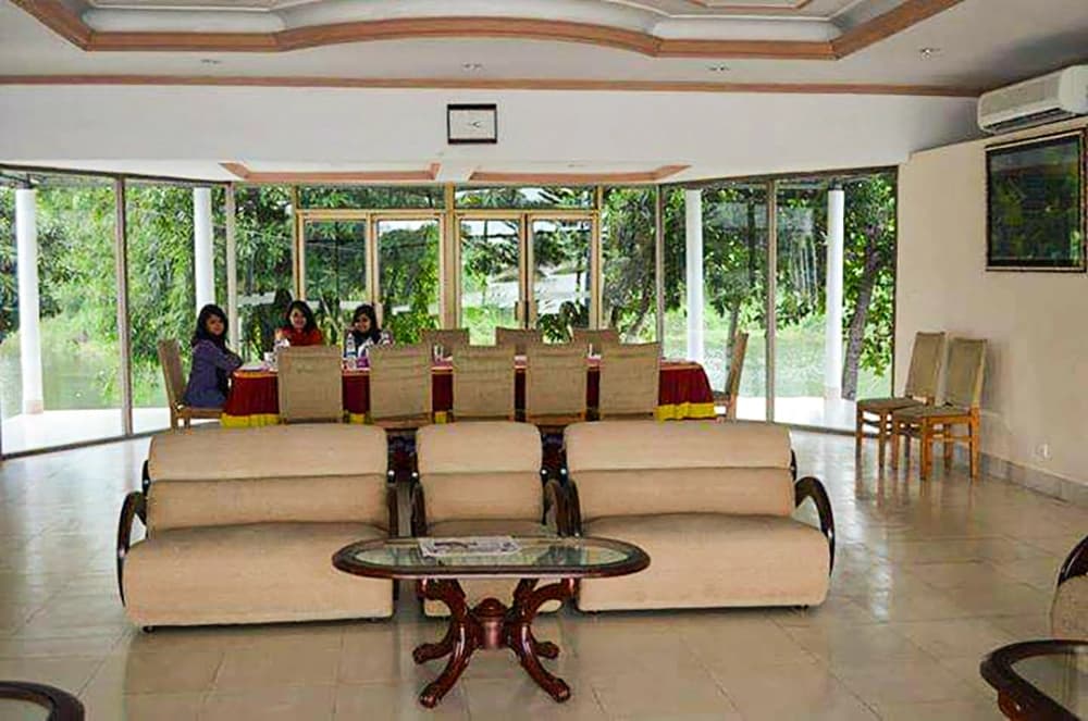 Aronnak Holiday Resort