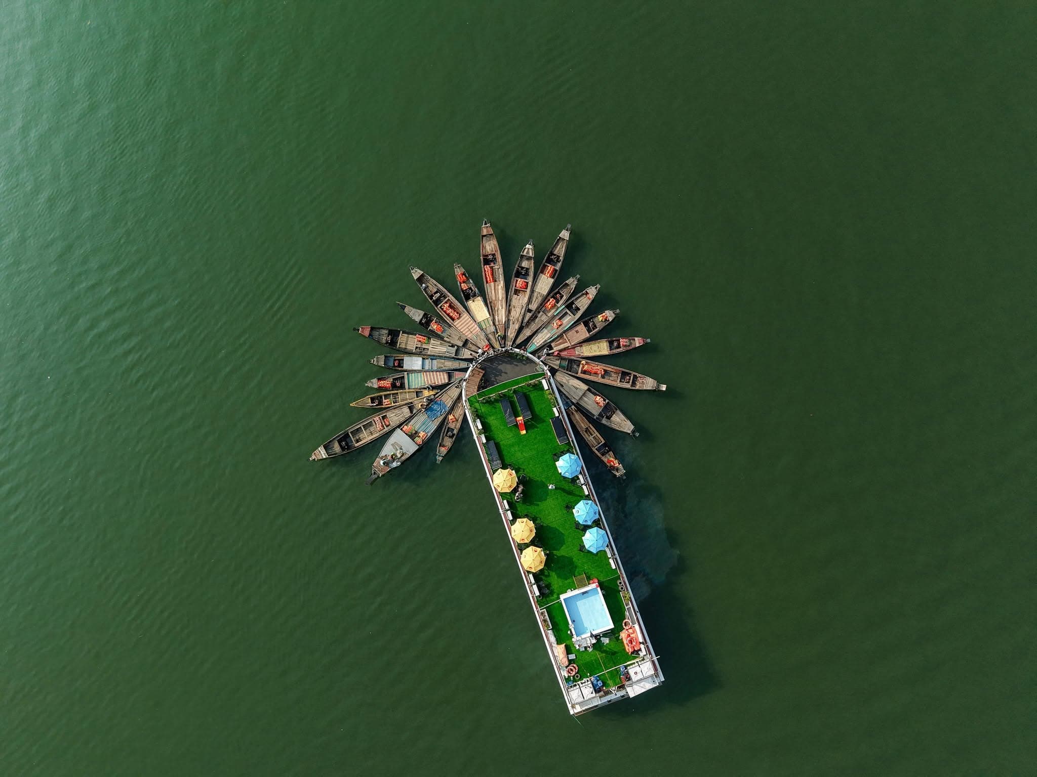 The Ark - A Luxury Houseboat - 1